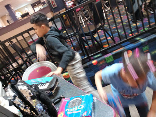 Bowling Alley «Cherry Hill Lanes North», reviews and photos, 6697 Dixie Hwy, Village of Clarkston, MI 48346, USA