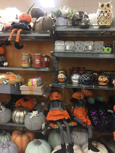 Department Store «T.J. Maxx», reviews and photos, 100 Mountaineer Dr, Stroudsburg, PA 18360, USA