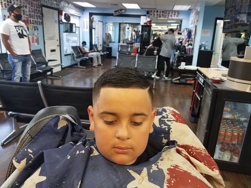 Barber Shop «St. Johns Barber Shop», reviews and photos, 22815 Pacific Hwy S, Des Moines, WA 98198, USA