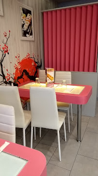 Atmosphère du Restaurant japonais Sushi Wan Saint Ouen L'aumône à Saint-Ouen-l'Aumône - n°2