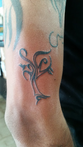 Tattoo Shop «Golden Rule Tattoo», reviews and photos, 120 E Roosevelt St, Phoenix, AZ 85004, USA