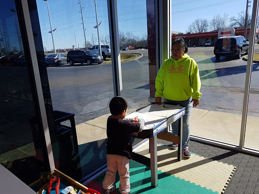 Used Car Dealer «Gray Auto Brokers», reviews and photos, 2260 W Main St, Greenfield, IN 46140, USA