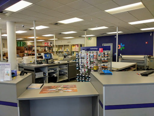 Print Shop «FedEx Office Print & Ship Center», reviews and photos, 518 Central Way, Kirkland, WA 98033, USA