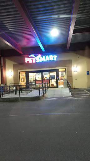 PetSmart, 215 Needham St, Newton, MA 02464, USA, 
