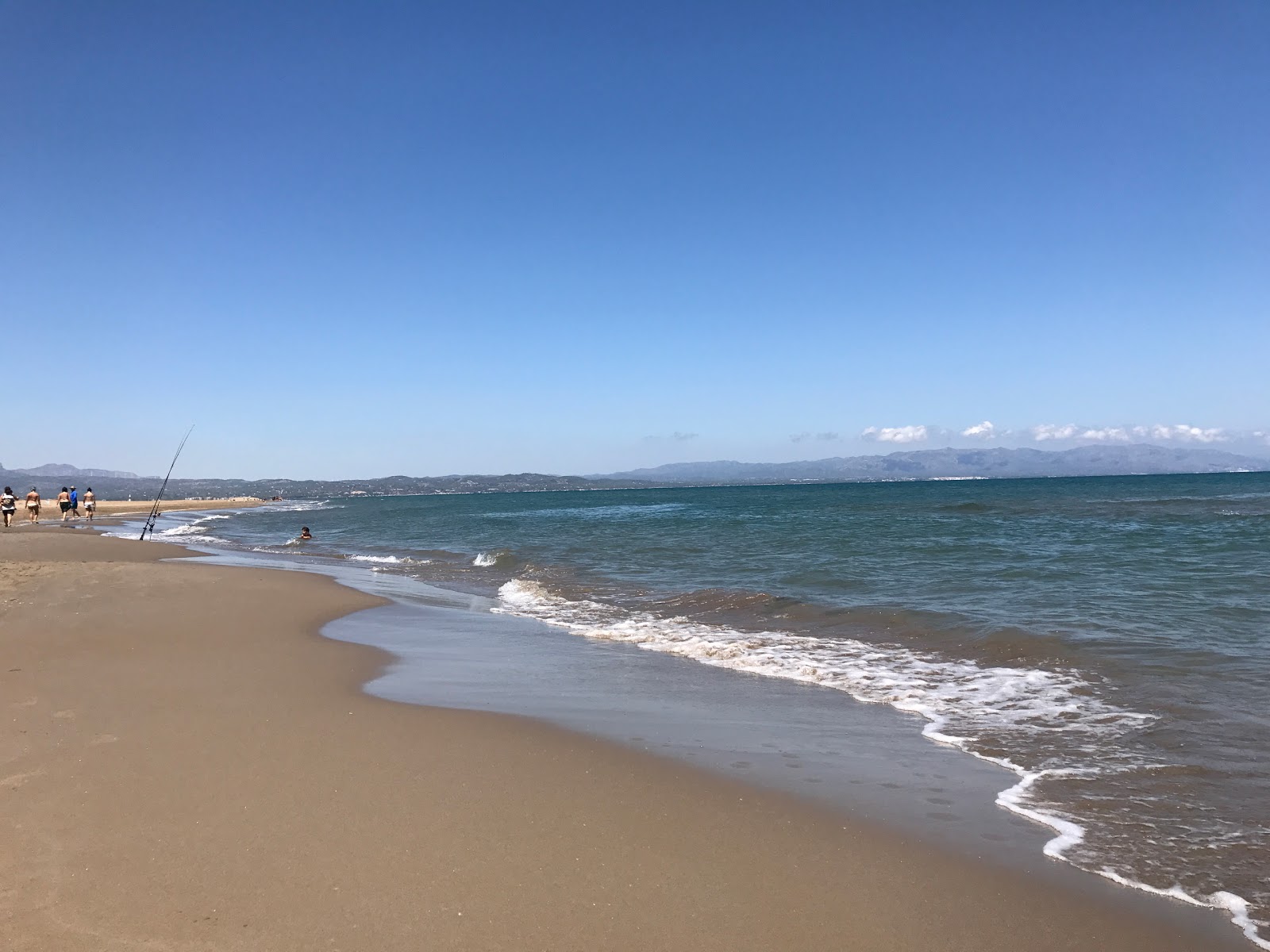 Platja del Fangar'in fotoğrafı kahverengi kum yüzey ile