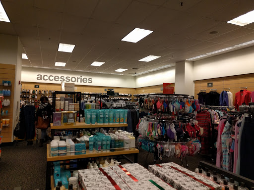 Department Store «Nordstrom Rack Chicago Avenue», reviews and photos, 101 E Chicago Ave, Chicago, IL 60611, USA