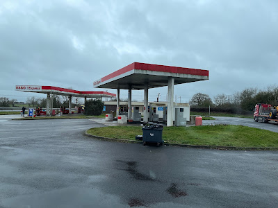 Esso à Vivonne