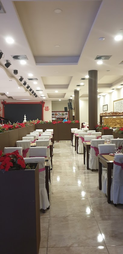 Restaurante Asiático Mr.Wu 王朝大酒店 - Av. Reial Monestir Santa Maria de Poblet, 62, 46930 Quart de Poblet, Valencia, Spain