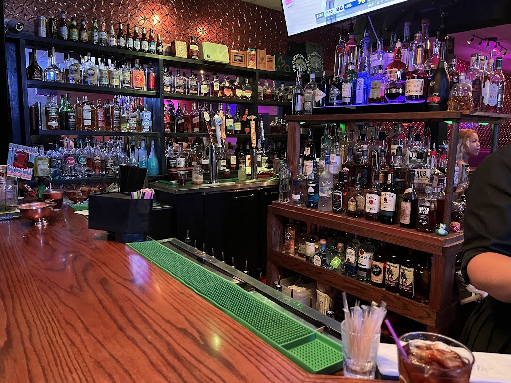 Oak Room Lounge 65584