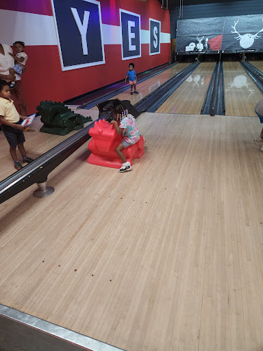 Bowling Alley «AMF Pikesville Lanes», reviews and photos, 1723 Reisterstown Rd, Pikesville, MD 21208, USA