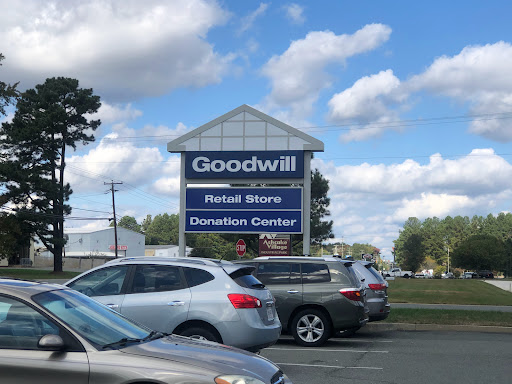 Thrift Store «Goodwill Ashland Retail Store», reviews and photos, 10485 Dow Gil Rd, Ashland, VA 23005, USA