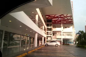 Centro Comercial Camoruco image