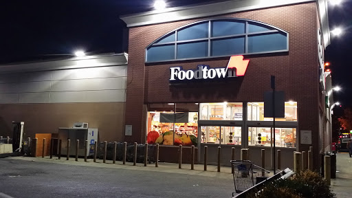 Grocery Store «Foodtown of Kensington», reviews and photos, 382 McDonald Ave, Brooklyn, NY 11218, USA