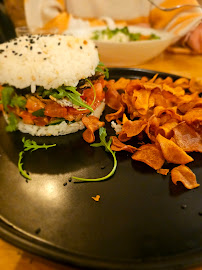 Hamburger végétarien du Restaurant de cuisine fusion asiatique Nha Kha à Bordeaux - n°7