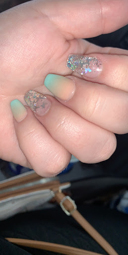 Nail Salon «DaVi Nails Salon and Spa», reviews and photos, 2801 Commerce Dr, Coralville, IA 52241, USA