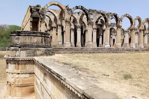 Kamani Masjid image