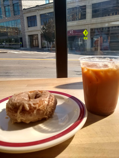 Donut Shop «Mighty-O Donuts Capitol Hill», reviews and photos, 1400 12th Ave, Seattle, WA 98122, USA