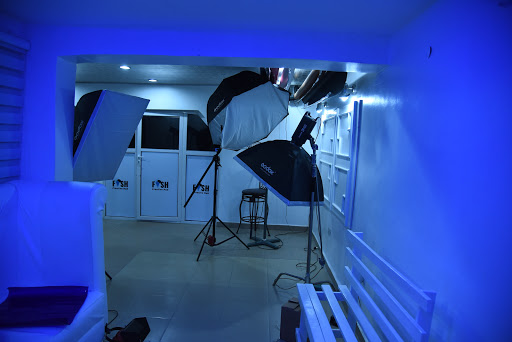 Fosh Studio, 35 road junction, Pa Michael Imoudu Ave Abuja Municipal, Gwarinpa 900108, Estate, Nigeria, Photographer, state Federal Capital Territory