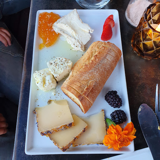 Wine Bar «Venice Beach Wines», reviews and photos, 529 Rose Ave, Venice, CA 90291, USA