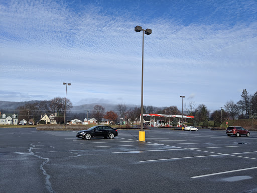 Grocery Store «Giant Food Stores», reviews and photos, 360 S 2nd St, Mcconnellsburg, PA 17233, USA