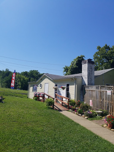 Grocery Store «River country store (live bait sold here )», reviews and photos, 2142 Mission Rd, Harpers Ferry, WV 25425, USA