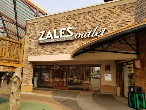 Zales - The Diamond Store, 1001 N Arney Rd #83, Woodburn, OR 97071, USA, 