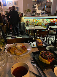 Photo n°68 de A la Ville de Petrograd à Paris ()