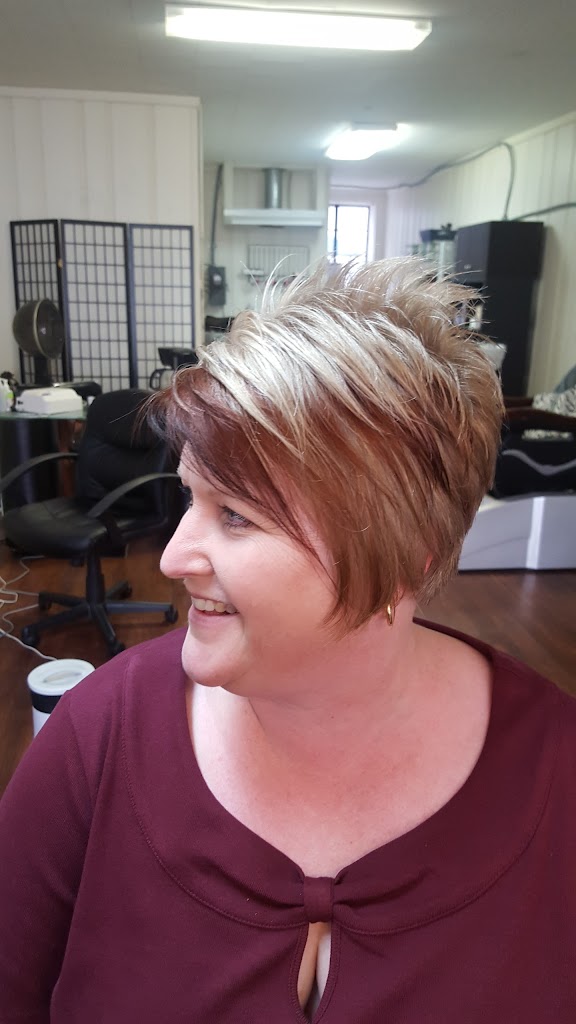 Cuts & Curls by Hope & Kristi 36037