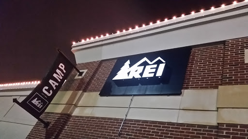 Camping Store «REI», reviews and photos, 11950 Grand Commons Ave, Fairfax, VA 22030, USA