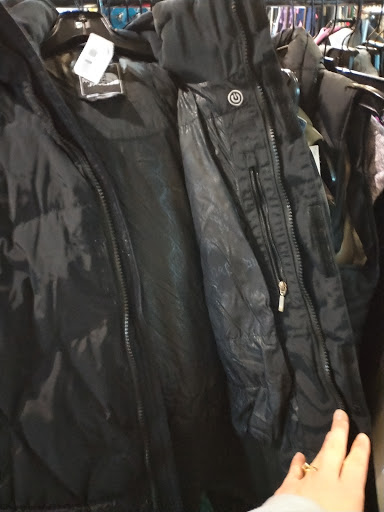 Boutique «Blue, a Goodwill Boutique - Tacoma», reviews and photos, 2520 N Proctor St, Tacoma, WA 98406, USA