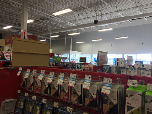 Pet Supply Store «Petco Animal Supplies», reviews and photos, 3731 Gateway Dr, Eau Claire, WI 54701, USA