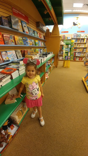 Book Store «Barnes & Noble», reviews and photos, 4010 S Tamiami Trail, Sarasota, FL 34231, USA