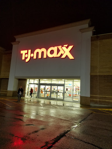 Department Store «T.J. Maxx & HomeGoods», reviews and photos, 715 E Dundee Rd, Palatine, IL 60074, USA