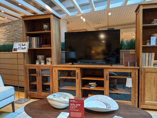 Furniture Store «Crate and Barrel», reviews and photos, 530 Stanford Shopping Center, Palo Alto, CA 94304, USA