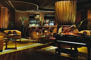 Lewers Lounge image