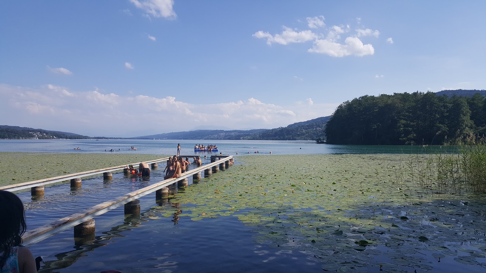 Mannerbad的照片 带有碧绿色纯水表面