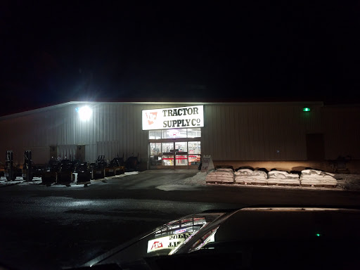 Home Improvement Store «Tractor Supply Co.», reviews and photos, 4974 E Main St, Batavia, NY 14020, USA