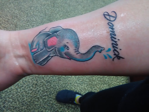Tattoo Shop «Vanity Tattoo», reviews and photos, 28 S Western Ave, Carpentersville, IL 60110, USA