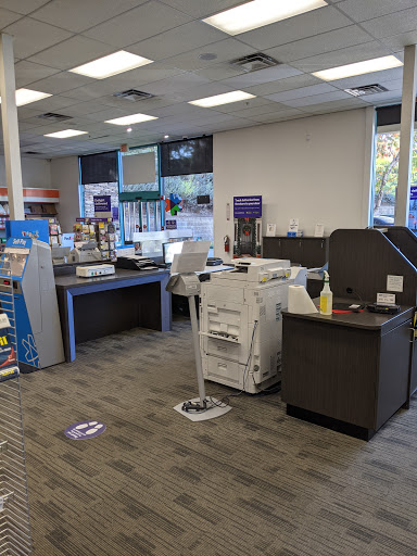 Print Shop «FedEx Office Print & Ship Center», reviews and photos, 24125 Magic Mountain Pkwy, Santa Clarita, CA 91355, USA