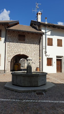 Fontana Via Gabriele D'Annunzio, 2, 33080 Cimolais PN, Italia