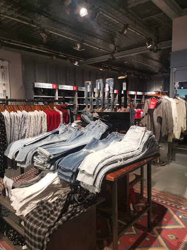 Clothing Store «Hollister Co.», reviews and photos, 3333 Buford Dr NE #1035, Buford, GA 30519, USA