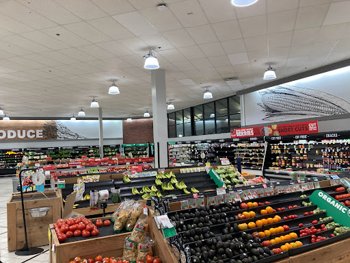 Grocery Store «Schnucks», reviews and photos, 200 N Vine St, Urbana, IL 61802, USA