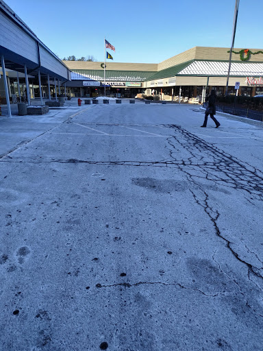 Shopping Mall «Westgate Shopping Center», reviews and photos, W Stadium Blvd, Ann Arbor, MI 48103, USA