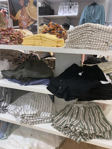 Clothing Store «Forever 21», reviews and photos, 1001 N Arney Rd #1000, Woodburn, OR 97071, USA