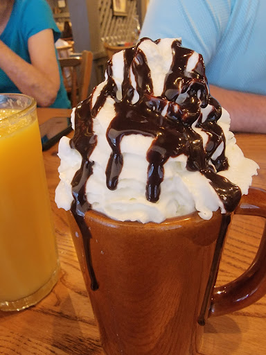 American Restaurant «Cracker Barrel Old Country Store», reviews and photos, 4680 Lenoir Ave, Jacksonville, FL 32216, USA