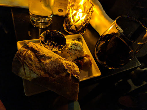 Wine Bar «Venice Beach Wines», reviews and photos, 529 Rose Ave, Venice, CA 90291, USA