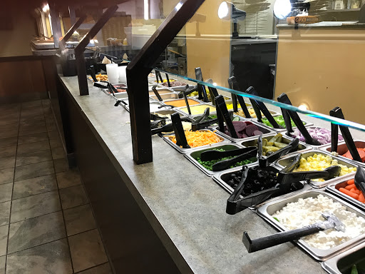 Pizza Restaurant «Round Table Pizza - University Place, WA», reviews and photos, 7011 27th St W, University Place, WA 98466, USA