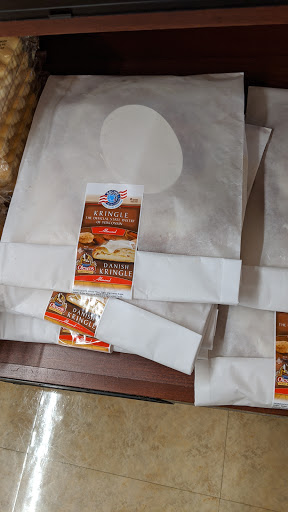 Shopping Mall «Bayside Shopping Center», reviews and photos, 1000 - 1090 Bayside Dr, Newport Beach, CA 92660, USA