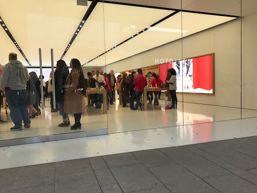 Computer Store «Apple Corte Madera», reviews and photos, 1520 Redwood Hwy, Corte Madera, CA 94925, USA