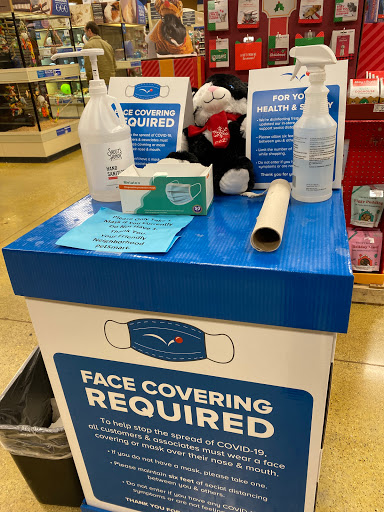 Pet Supply Store «PetSmart», reviews and photos, 700 N Milwaukee Ave, Vernon Hills, IL 60061, USA